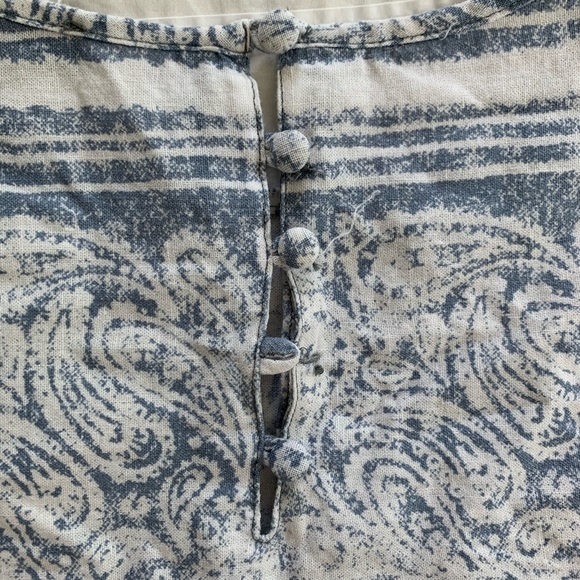 Rose & Rhyme Linen Top - Picture 3 of 4